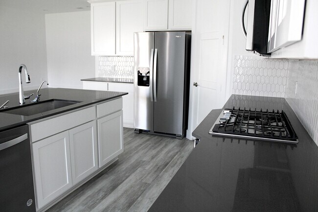 Building Photo - 15212 Tattle Crk Ln