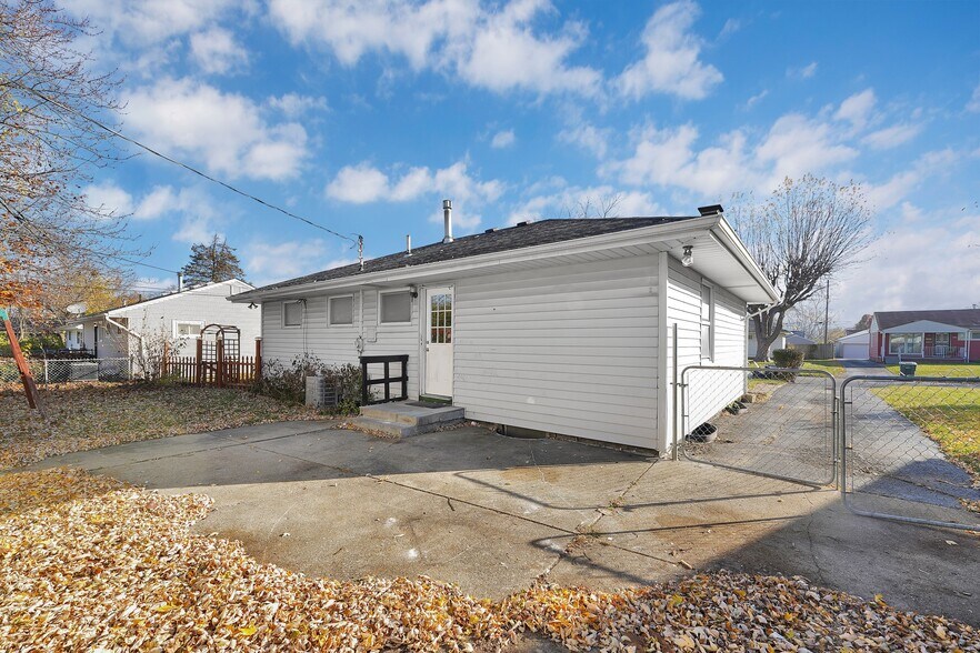 Building Photo - 995 Wiltshire Rd