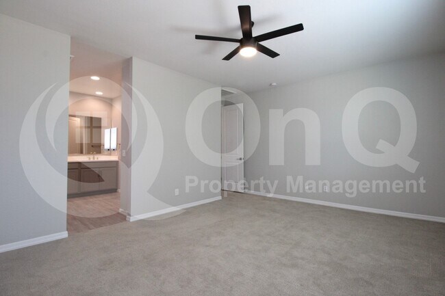 Building Photo - 35733 W Santa Monica Ave