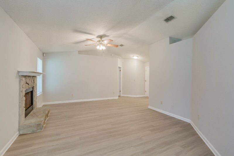Building Photo - 4172 Davie Ct