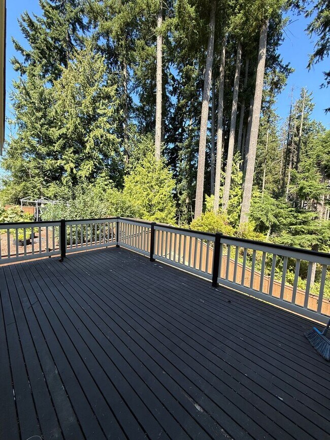 Building Photo - Spacious 3BR + Bonus Timber Creek Home for...