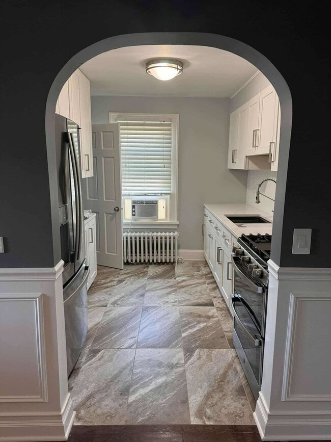 Building Photo - 4014 N Octavia Ave