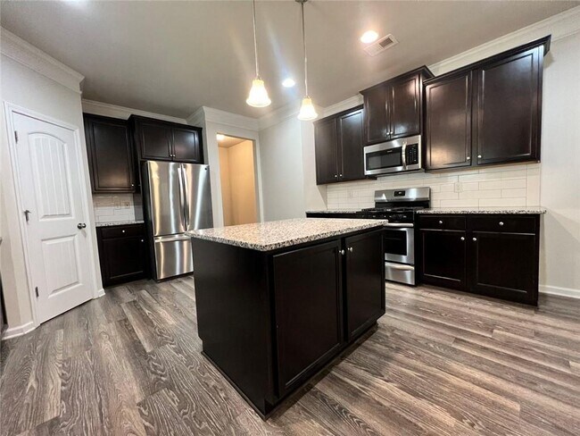 Building Photo - 185 Cherokee Reserve Cir
