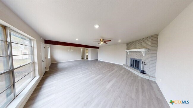 Building Photo - 2018 Shoemaker Dr