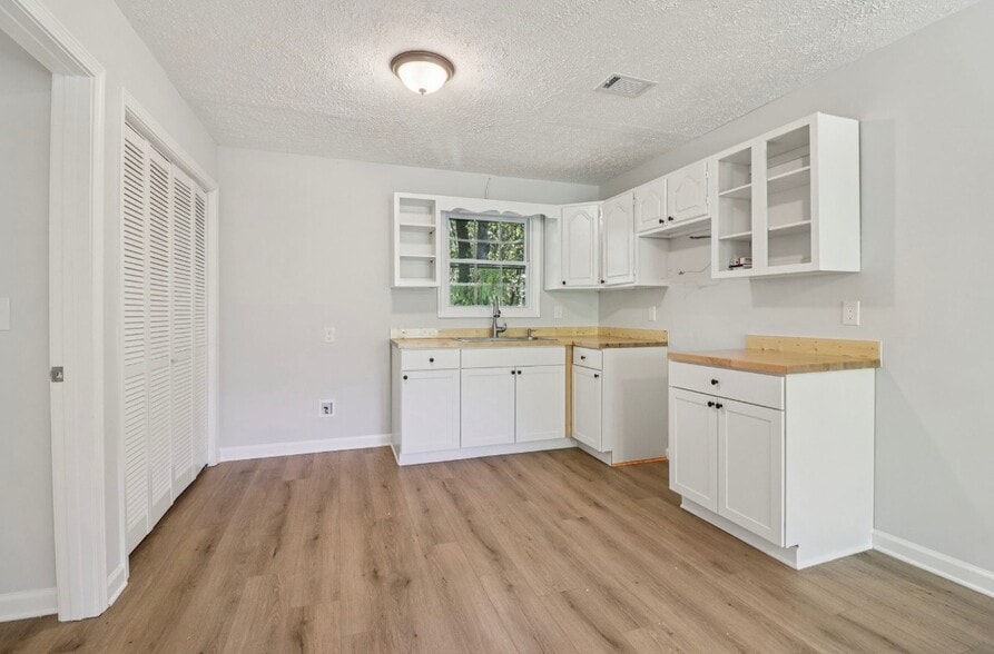 Building Photo - 231 Brock Dr