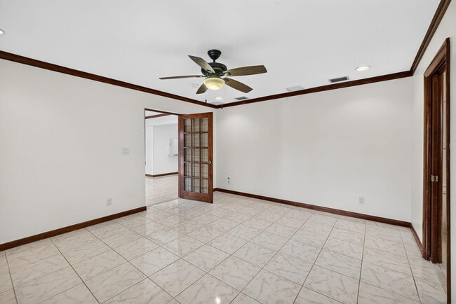 Building Photo - 2060 Tropic Isle