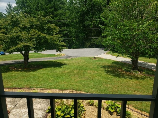 Building Photo - 3 Bedroom / 1 Bath Home - Kingsport TN