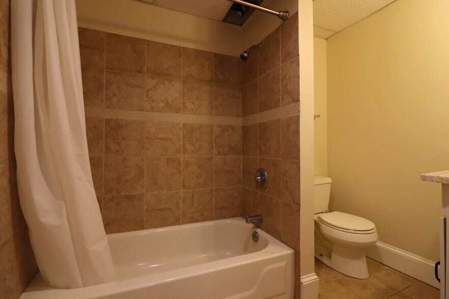 Building Photo - 103 Longwood Ave