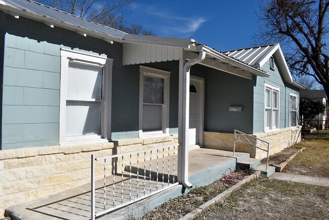 Building Photo - 406 Jefferson St