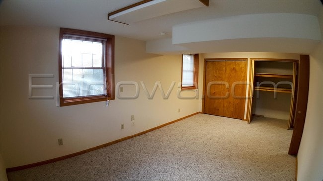 Building Photo - 1504 Brookdale Ln NE