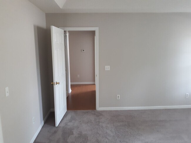 Building Photo - Charming Home in Northeast Columbia - Less...