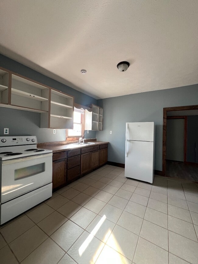 Building Photo - 525 Carey St