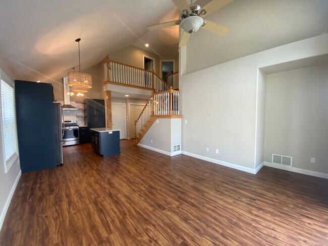 Building Photo - A RELAXING RETREAT - 3 bd/2.5 bath Twin Home for Rent