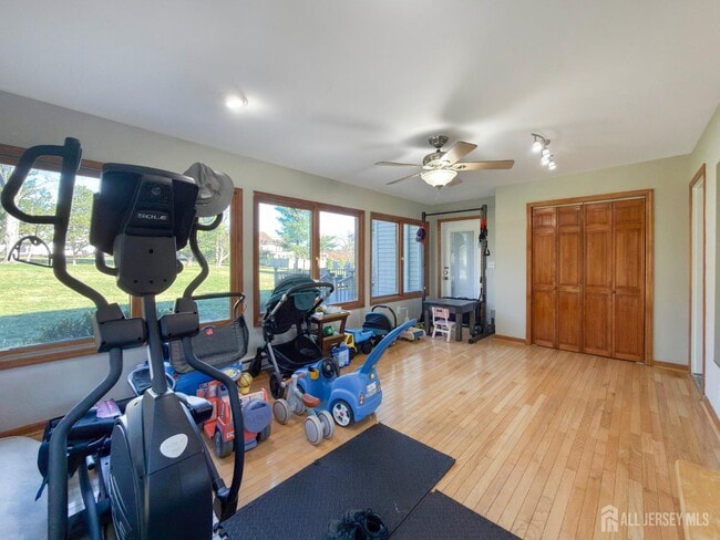 Building Photo - 592 Cabot Hill Rd