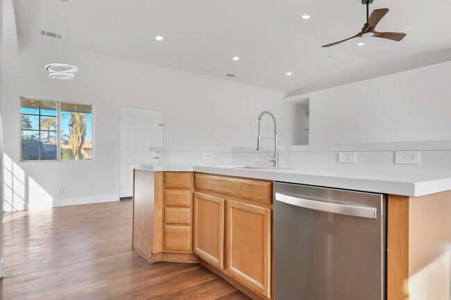 Building Photo - 81375 Paludosa Dr