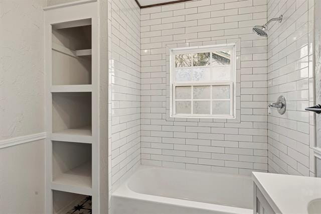 Building Photo - 8910 San Leandro Dr