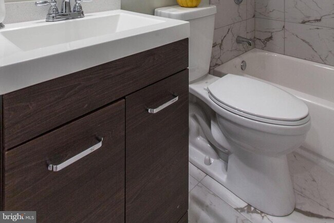 Building Photo - 1533 Parrish St