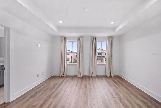 Building Photo - 1856 Crowncrest Dr