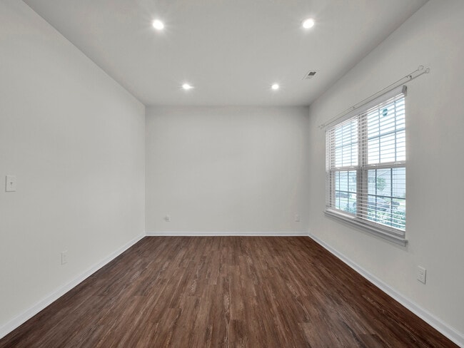 Building Photo - 7023 Waterwheel St SW