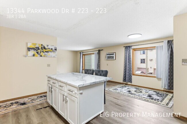 Building Photo - 13344 Parkwood Dr