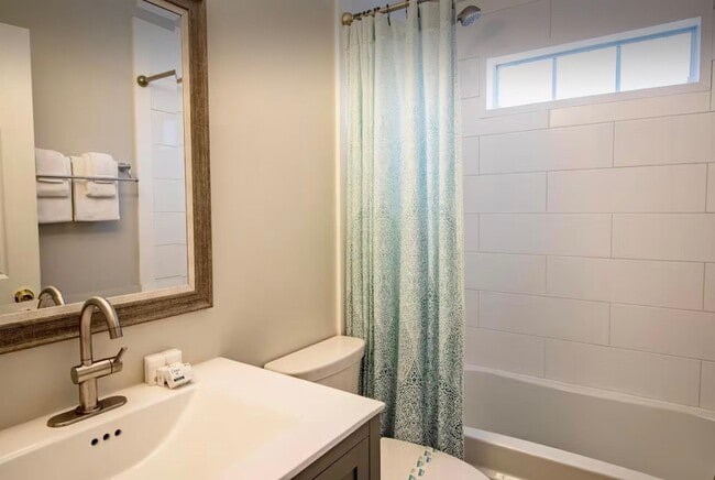 Building Photo - 5340 4th St