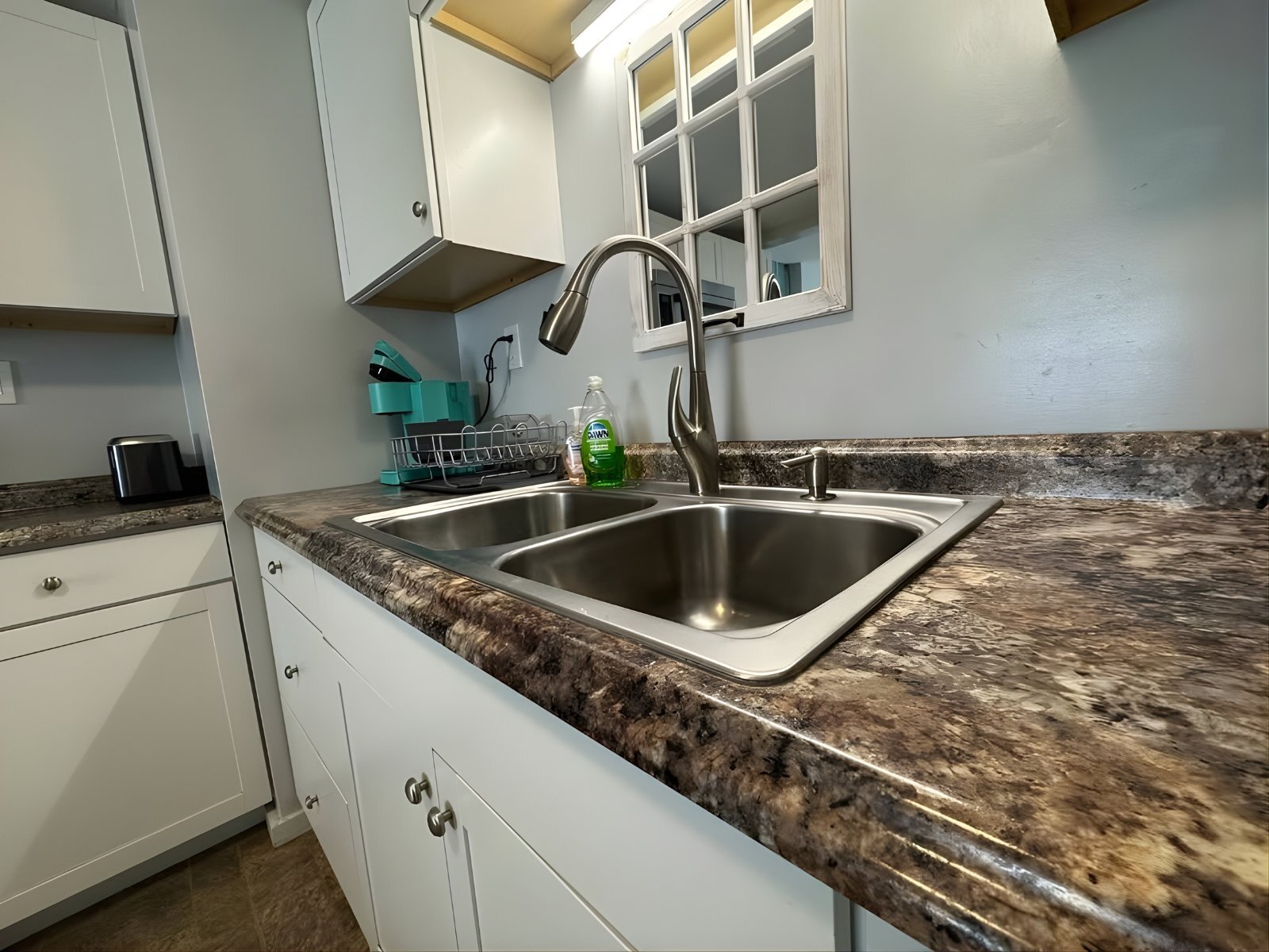 Building Photo - 108 W Grand Ave