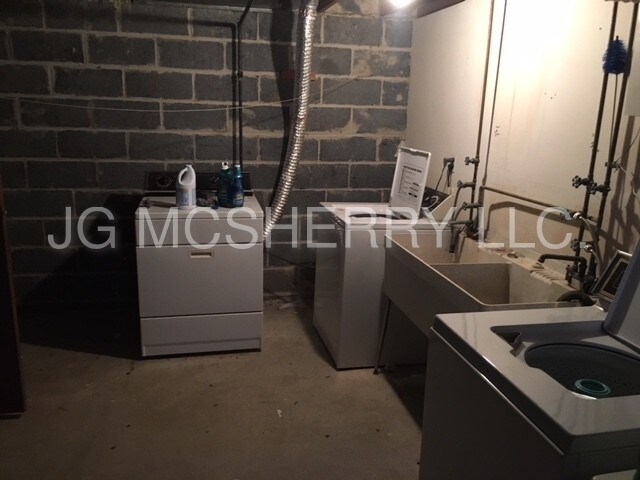 Building Photo - Two Bedroom Duplex in Bustleton