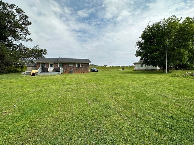 Building Photo - 3 bedroom/1 bathroom home in Central, SC