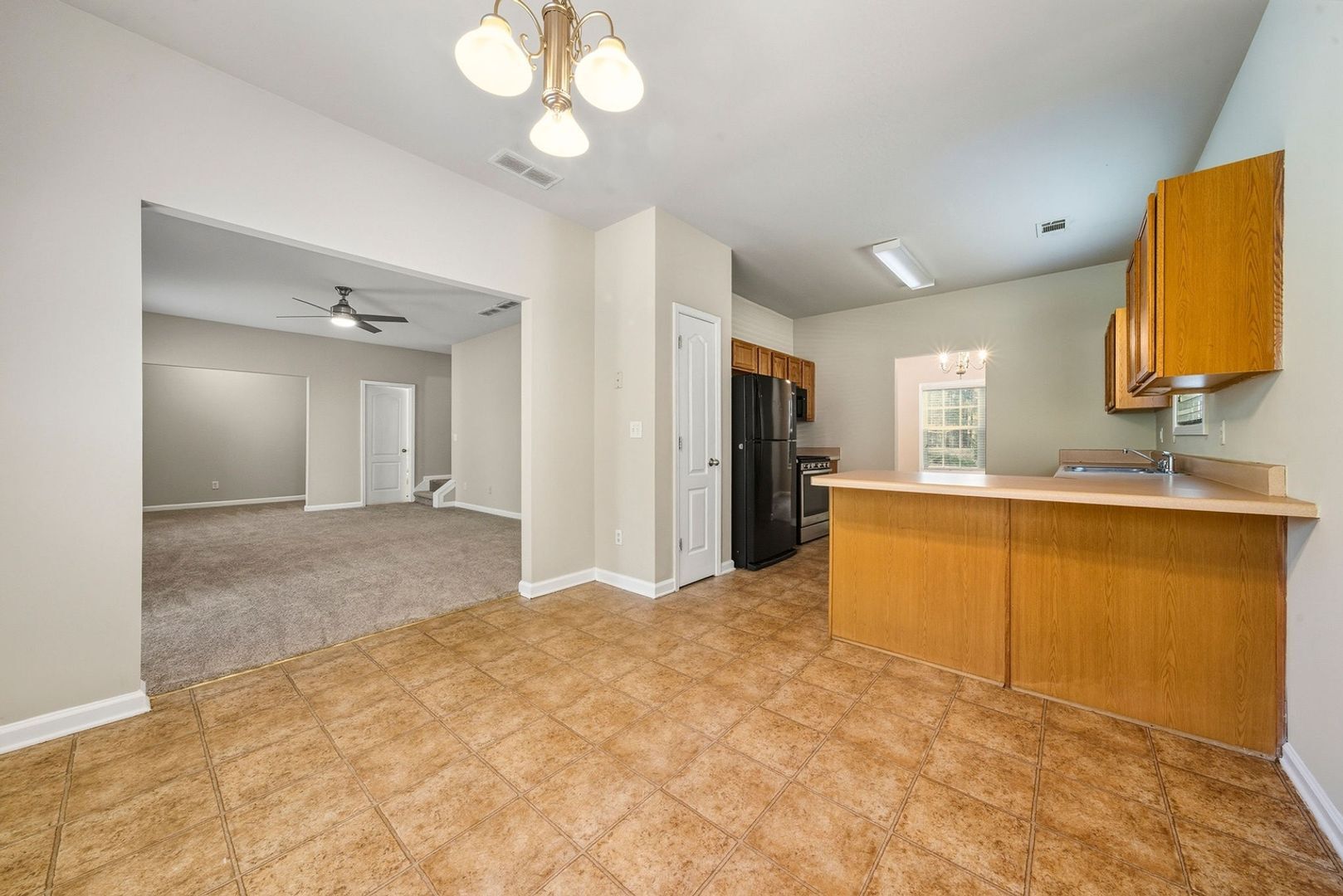 Building Photo - 4750 Ferncrest Pl