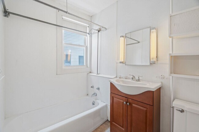 Building Photo - 135 Sagamore St