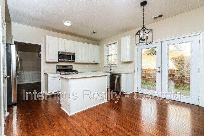 Building Photo - 3620 Bancroft Main NW