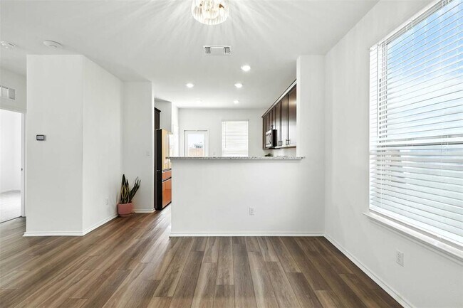 Building Photo - 420 Black Alder St