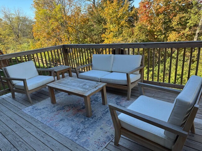 Building Photo - Fully furnished brand new construction. Lu...