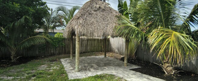 Building Photo - 216 NE 3rd St