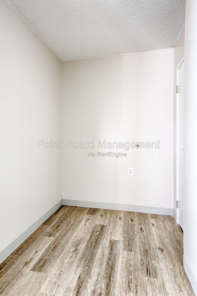 Building Photo - 7460 Graceland Dr