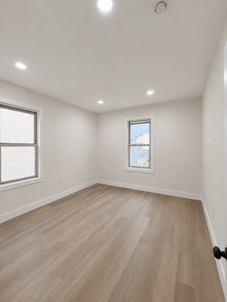 Building Photo - 178 Hobson St