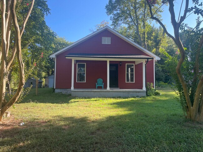 Primary Photo - Newly Fully Renovated 3 bedroom 2 bath hom...