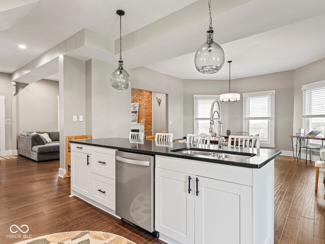 Building Photo - 622 N Hamilton Ave