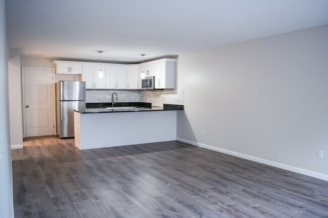 Building Photo - Beautiful 2bd Condo in Westville