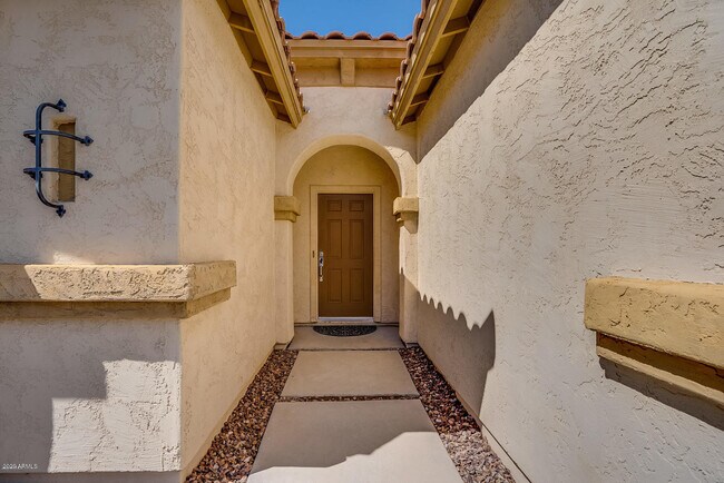 Building Photo - 17610 W Port Royale Ln