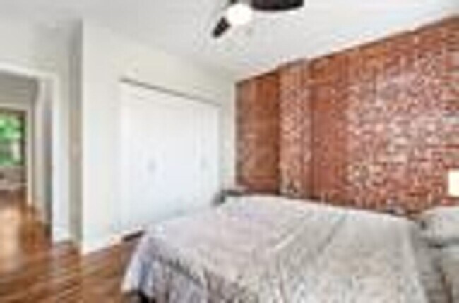 Building Photo - 516 Borland St