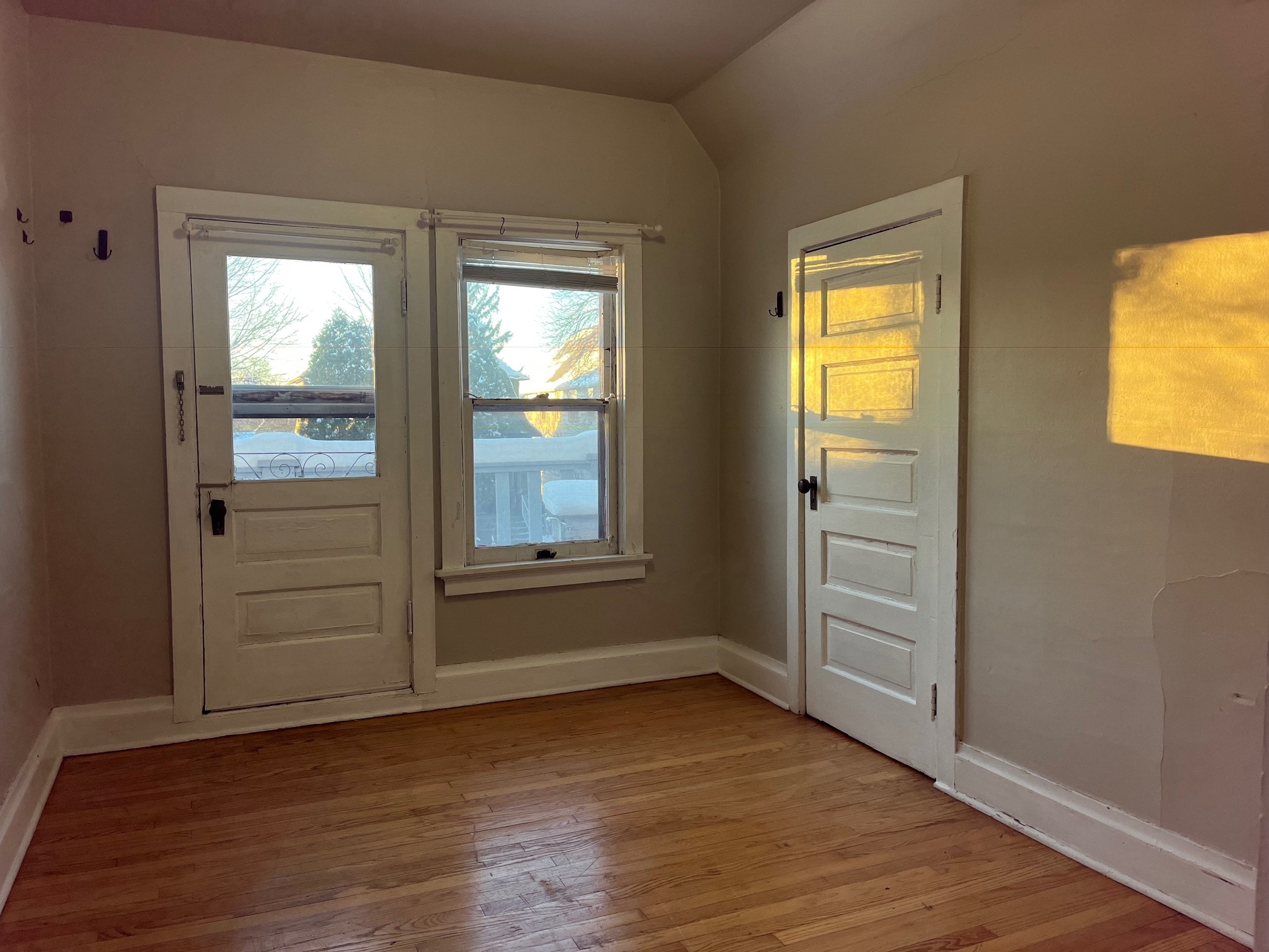 Building Photo - 3260A N Newhall St