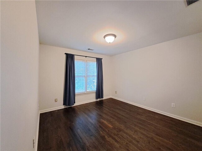 Building Photo - 2242 Lenox Walk NE