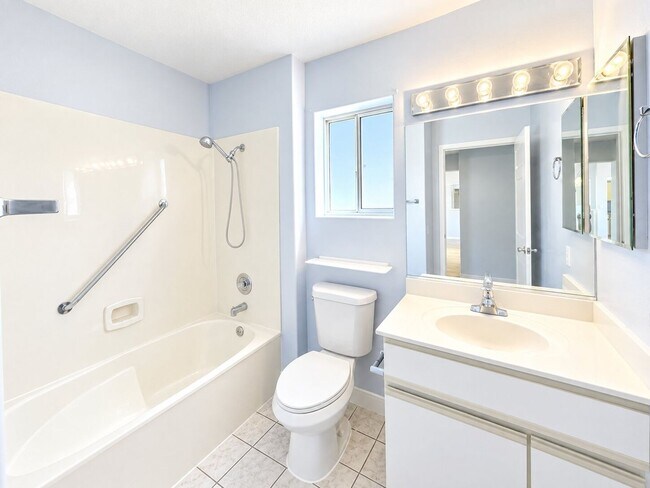 Building Photo - 10924 Button Willow Dr