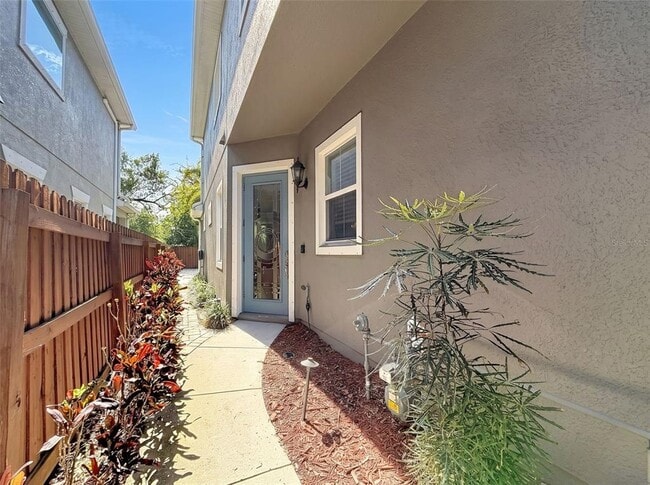 Building Photo - 112 S Bungalow Park Ave