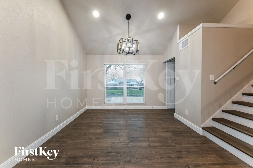 Building Photo - 2023 Godiva St