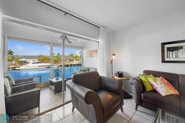 Building Photo - 460 Paradise Isle Blvd