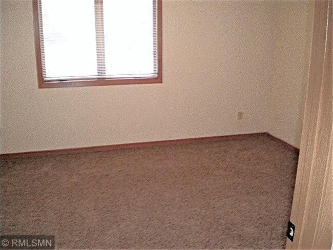 Building Photo - 855 Highview Dr