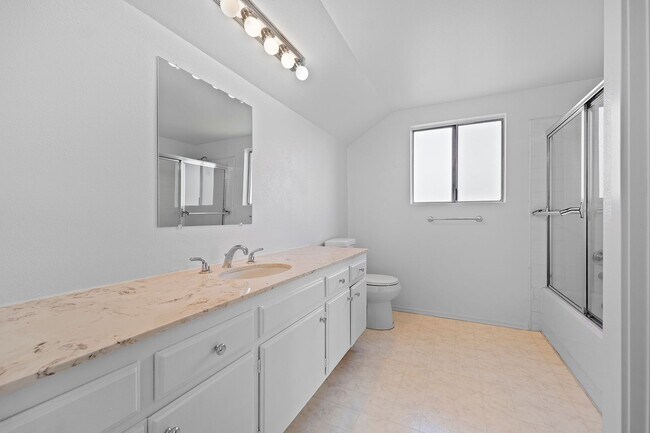 Building Photo - Beautiful Westlake First Neighborhood Family Home w/ Large Backyard with Panoramic Mtn Views