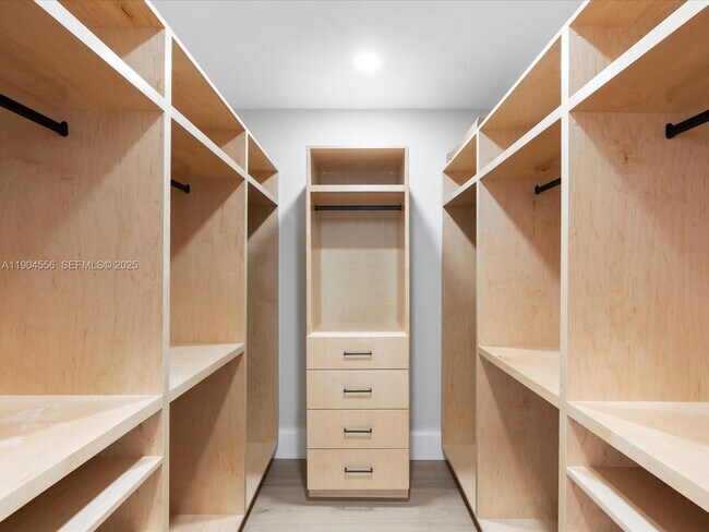 Building Photo - 9073 Dickens Ave